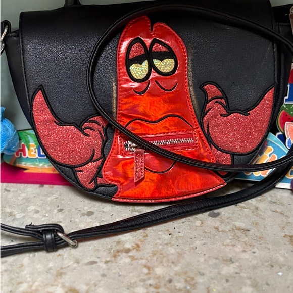 Danielle Nicole Black and Red Crossbody Bag with Patrick Star Design - Picture 2 of 4
